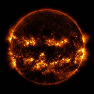 Cette nuit d'Halloween, les futurs explorateurs descendront sur les trottoirs pour des aventures farfelues et la NASA et ses partenaires leur permettront d'« essayer » plus facilement des identités d'aventuriers et de pionniers de l'espace.